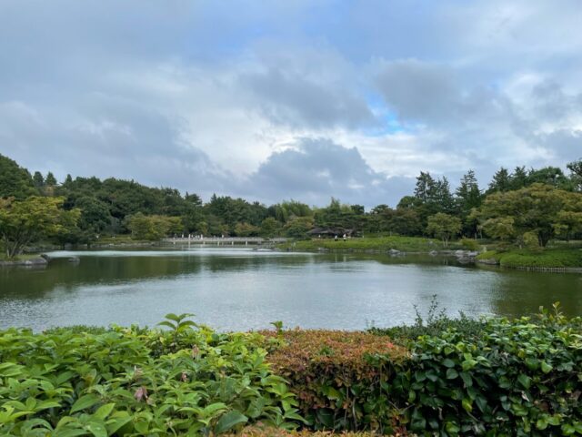 日本庭園からの景色（昭和記念公園）