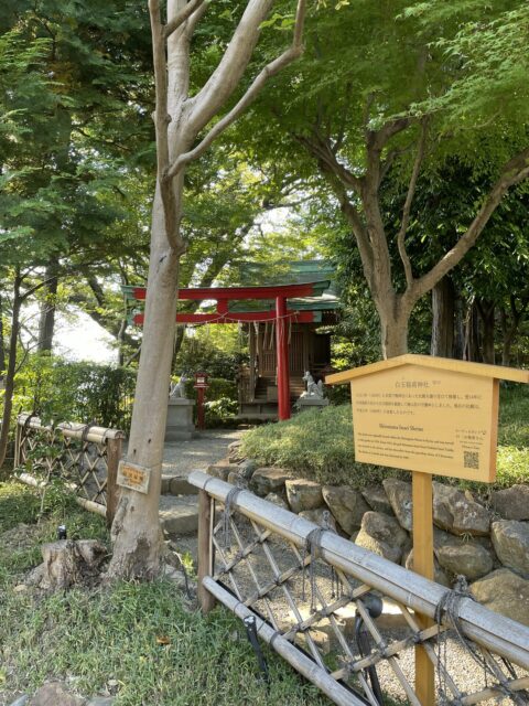 白玉稲荷神社（椿山荘の庭園）