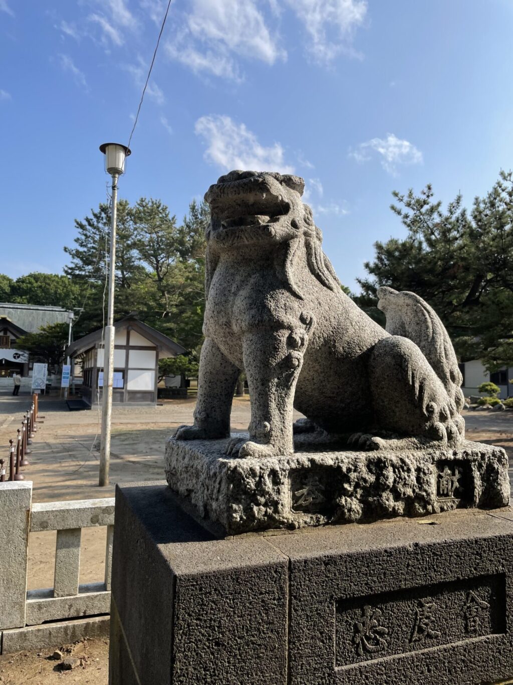 狛犬（岩内神社）