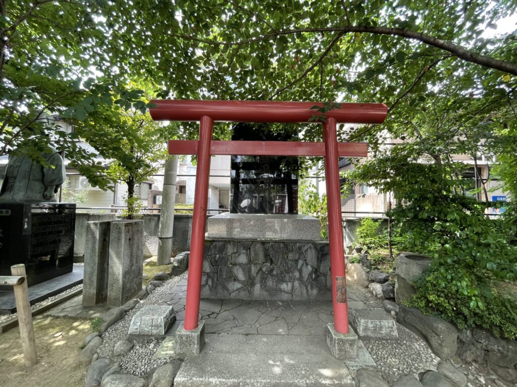 慰霊碑（須賀神社）