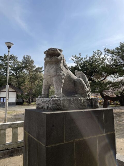 狛犬（岩内神社）