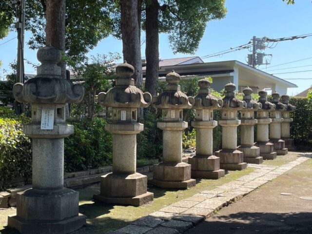 石燈籠（松陰神社）