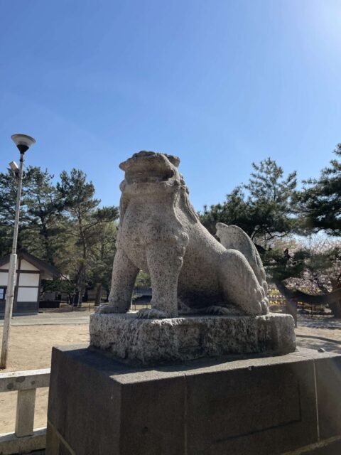 狛犬（岩内神社）