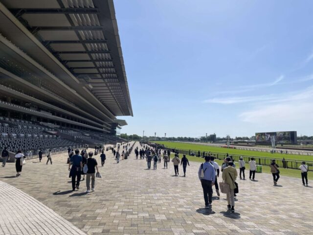 西門（東京競馬場）