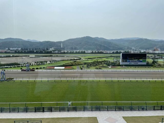 指定席Ａ→「正面」（福島競馬場）