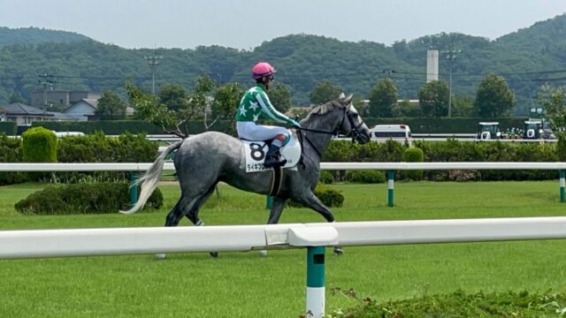 本馬場入場 4R（福島競馬場）