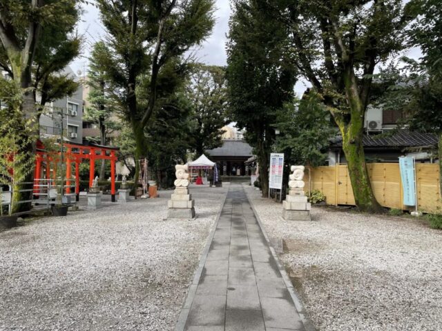 鳥居→「参道」（蛇窪神社）