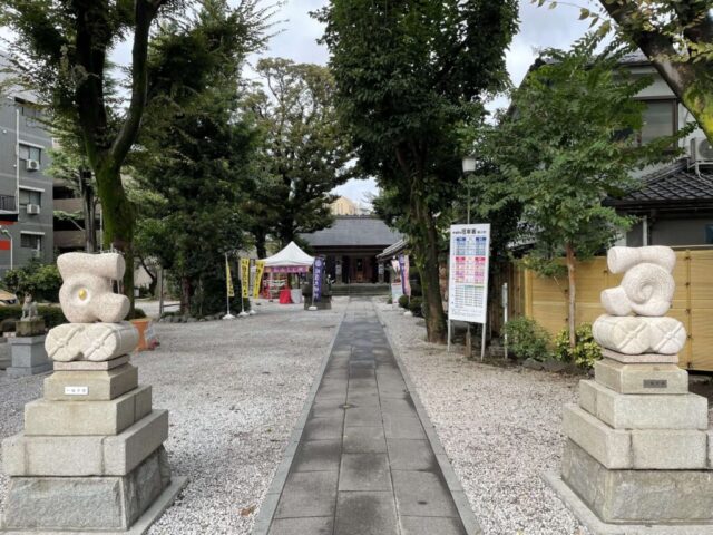 参道（蛇窪神社）