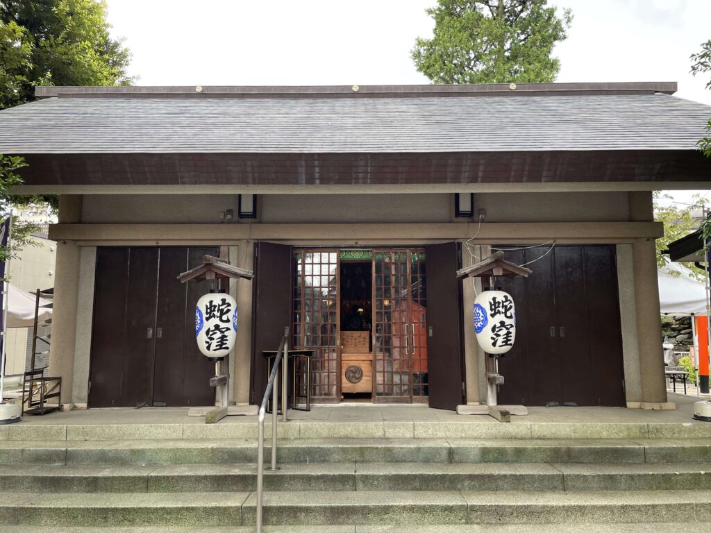 拝殿（蛇窪神社）