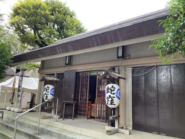 拝殿（蛇窪神社）