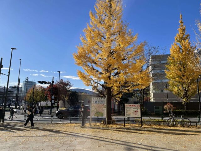 千駄ヶ谷駅前