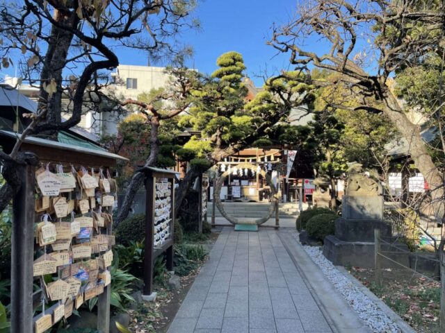 参道→「拝殿」（鳩森八幡神社）