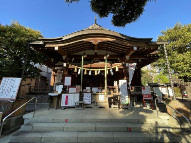 拝殿（鳩森八幡神社）