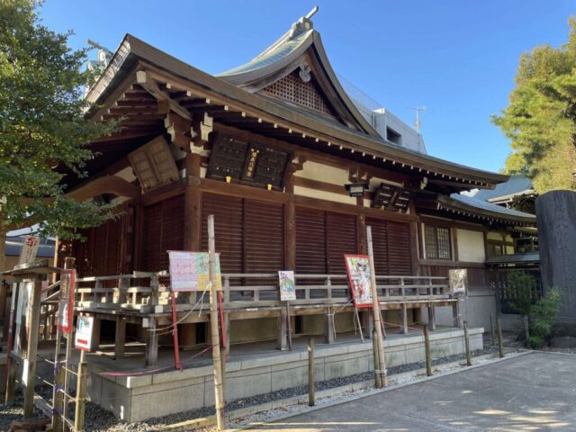 拝殿 右横（鳩森八幡神社）