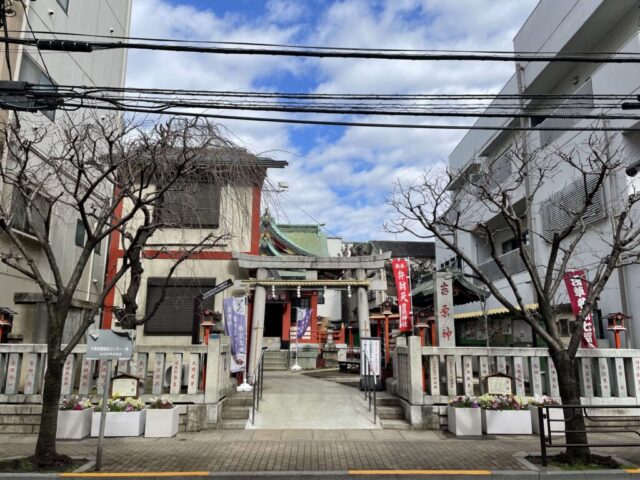鳥居前(吉原神社)
