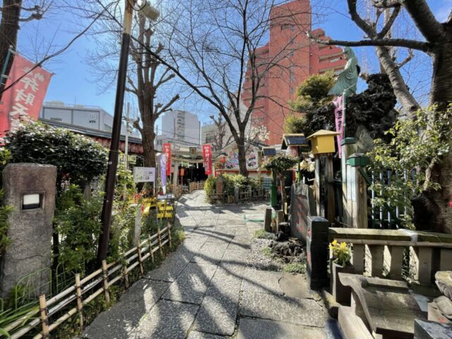 鳥居前(吉原弁財天)