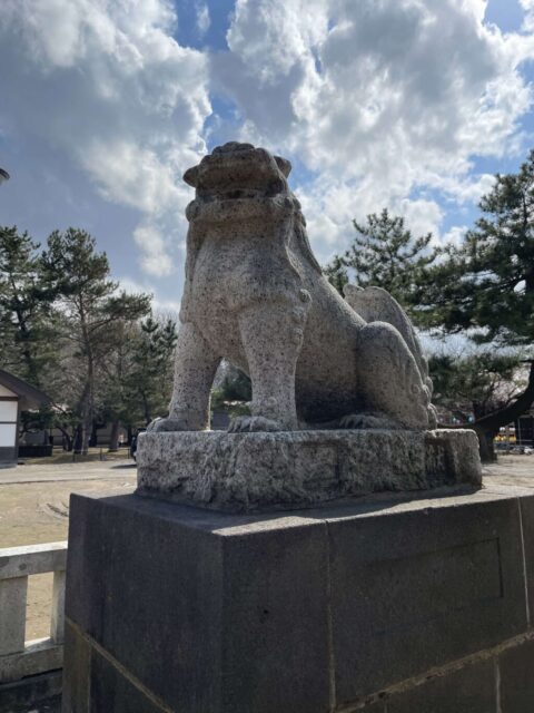 狛犬（岩内神社）