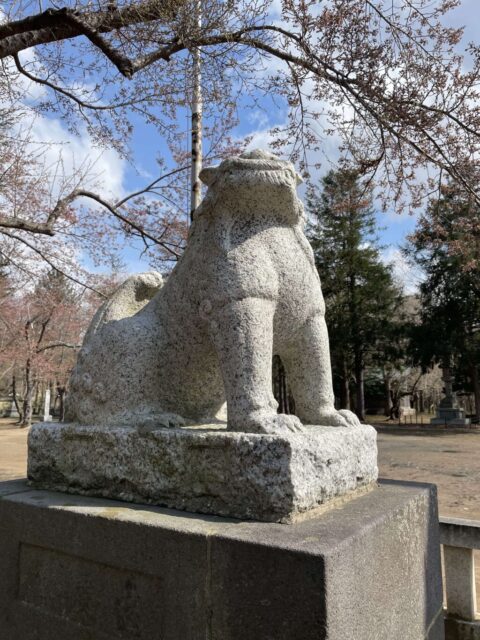狛犬（岩内神社）
