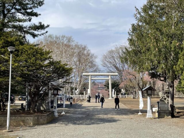 社殿 前→「第三の鳥居」（岩内神社）