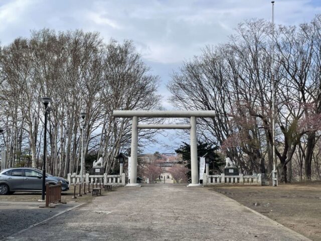 参道→「第三の鳥居」③（岩内神社）