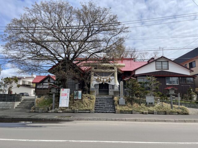 鳥居前(金刀比羅神社)
