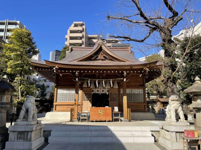 拝殿前(天祖神社)