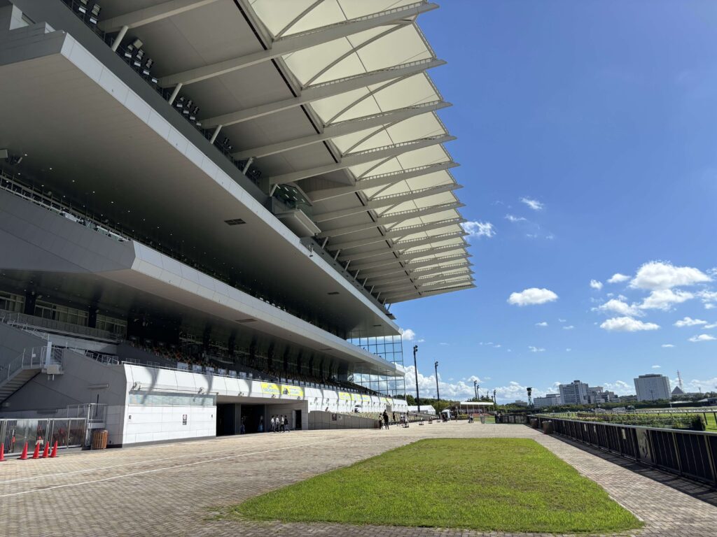 観客席（中京競馬場）