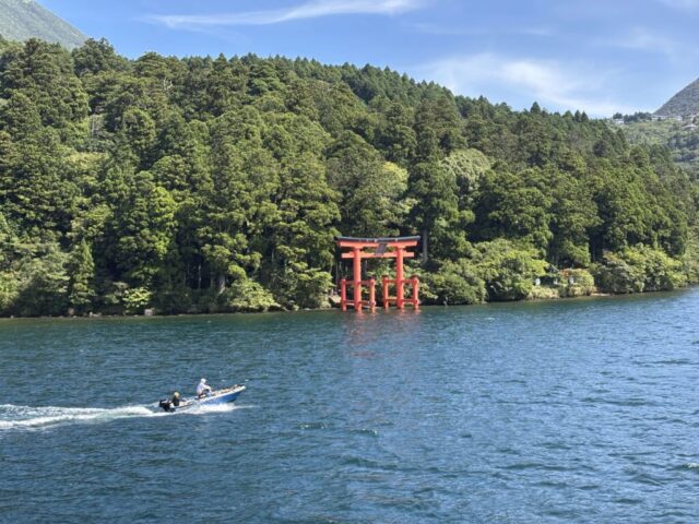 遊覧船→「平和の鳥居」⑥