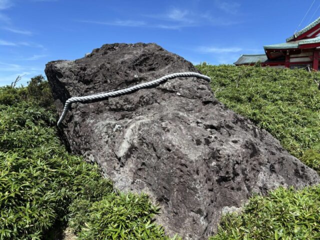 馬降石②（箱根元宮）
