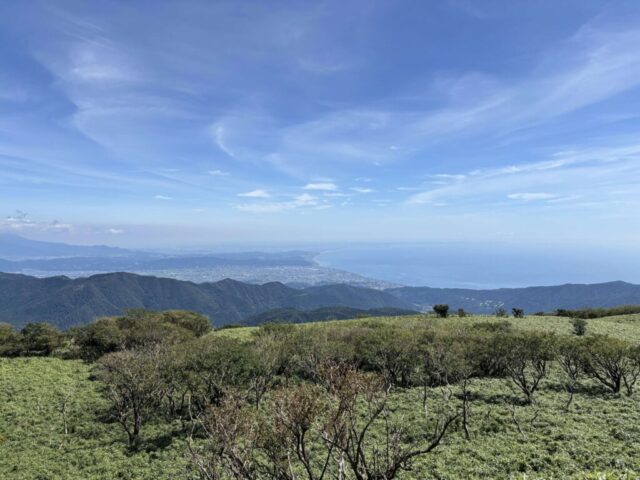 社殿横→「相模湾」（箱根元宮）