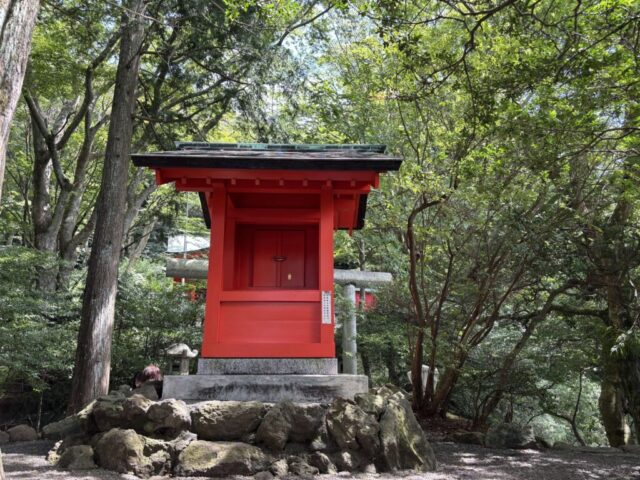 弁財天社(九頭龍神社)