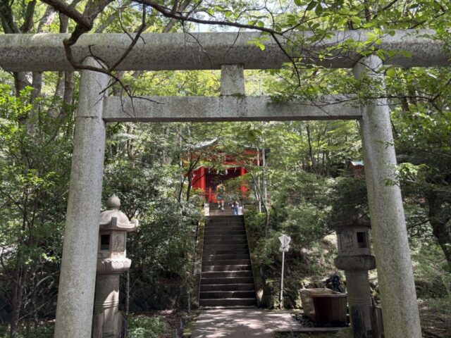 鳥居前(九頭龍神社)