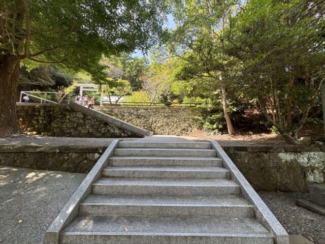 参道→「下の宮」(安房神社)