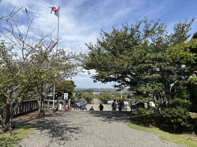 参道→「第一鳥居」(安房神社)