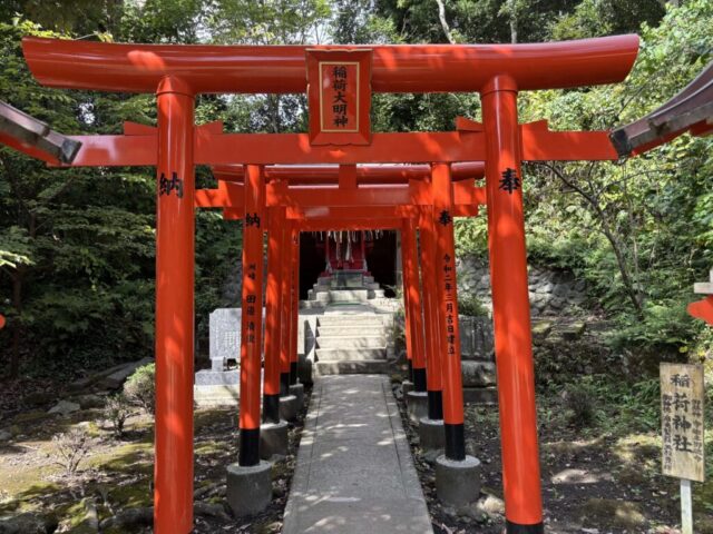 稲荷神社(洲崎神社)