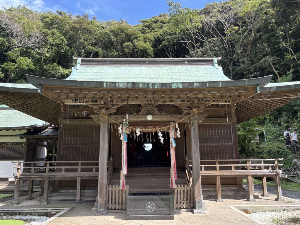 拝殿（洲崎神社）