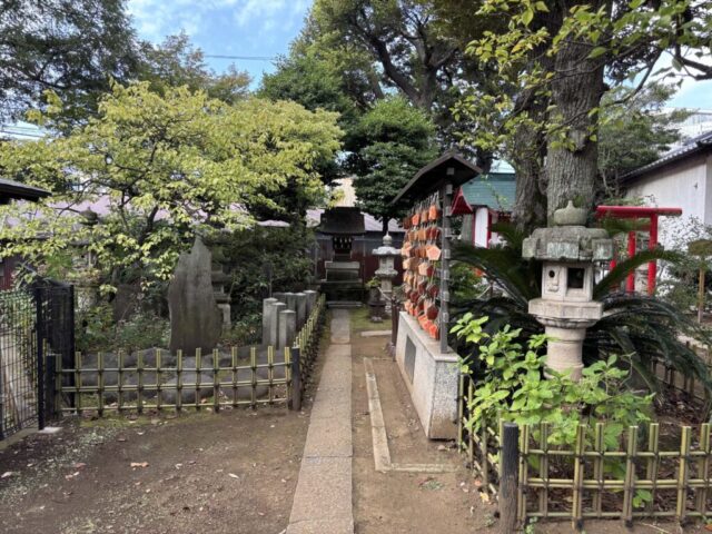 参道→左手（北野神社）