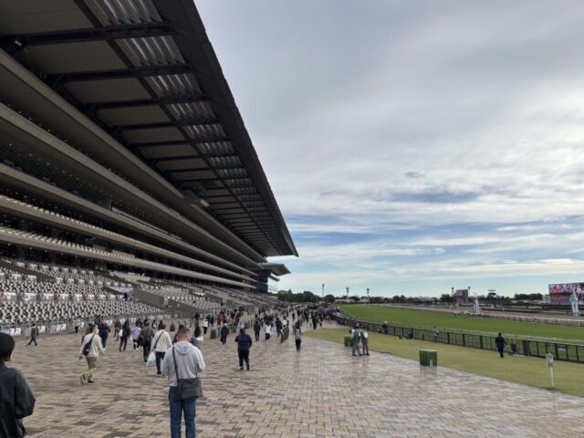 西門（東京競馬場）