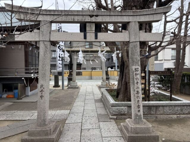 拝殿→「鳥居」（飛木稲荷神社）
