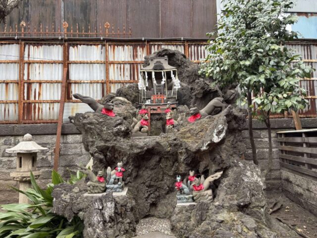 奥社②（飛木稲荷神社）