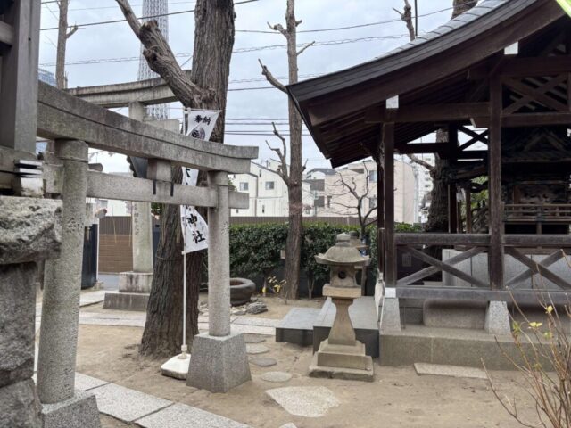 奥社→「鳥居」（飛木稲荷神社）