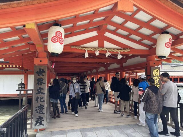 入口（厳島神社）