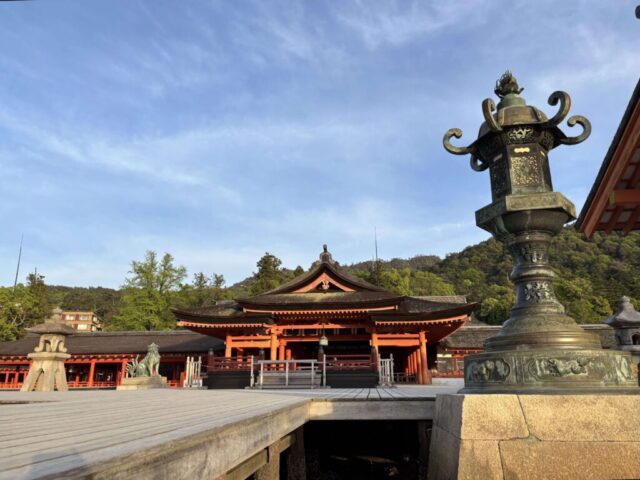 厳島神社「右前」（宮島）