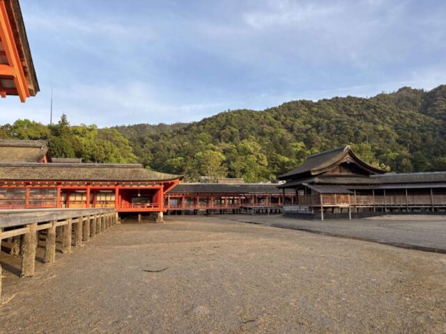厳島神社「右廻廊」（宮島）