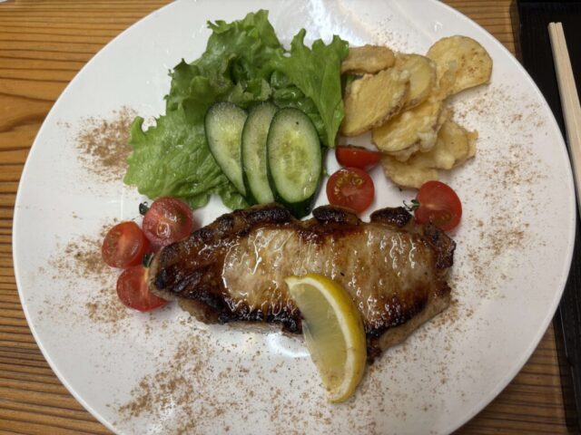 豚ステーキ（宮島）