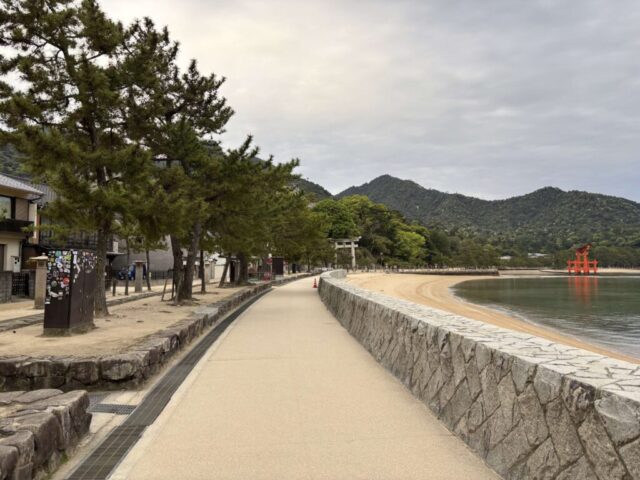 海沿い参道（厳島神社）