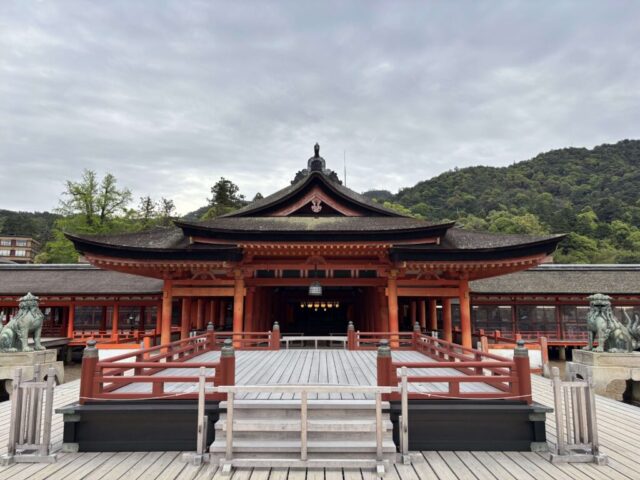 拝殿（厳島神社）