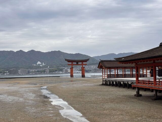 右廻廊→「大鳥居」（厳島神社）