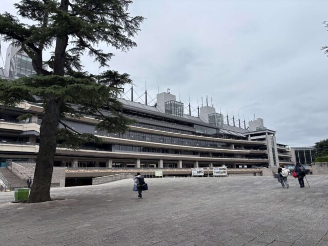 入門(東京競馬場)