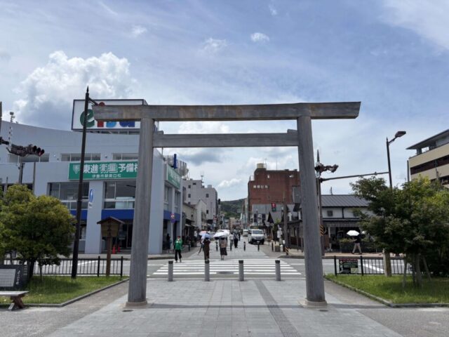 鳥居(伊勢市駅)